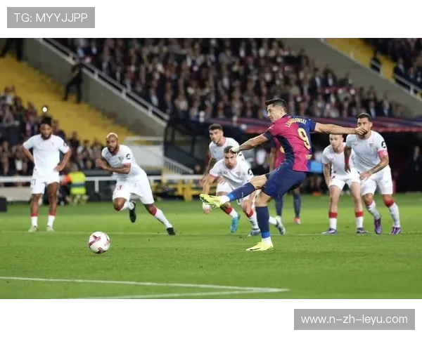 塞维利亚新战略:中前场插上与连接成为训练核心,开启球队攻防新纪元